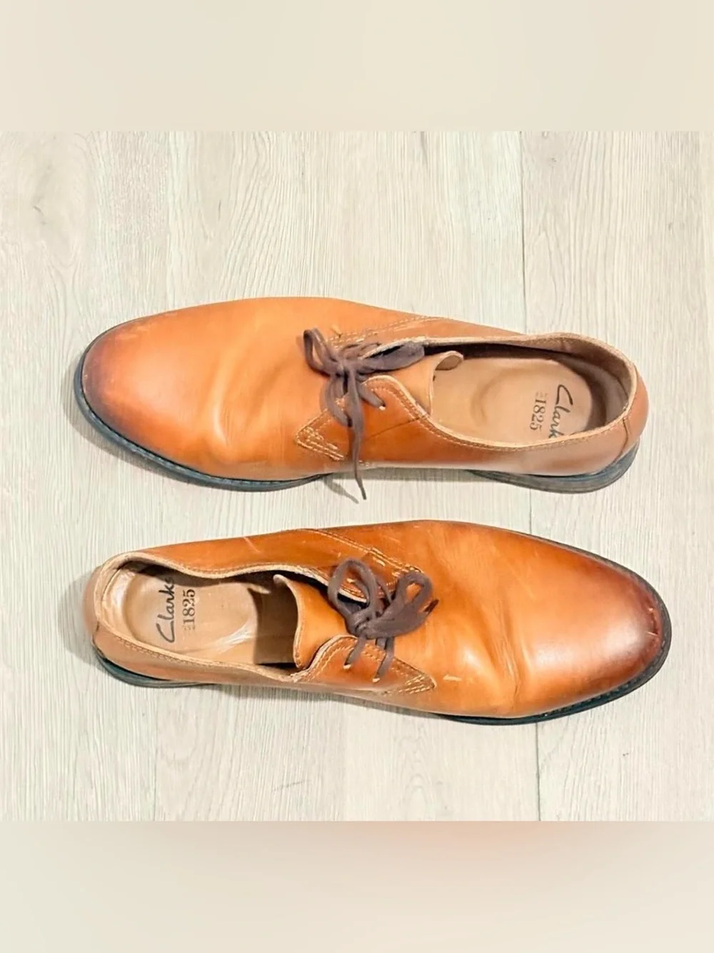 Clarks Men’s Tan Leather Chukka Boots